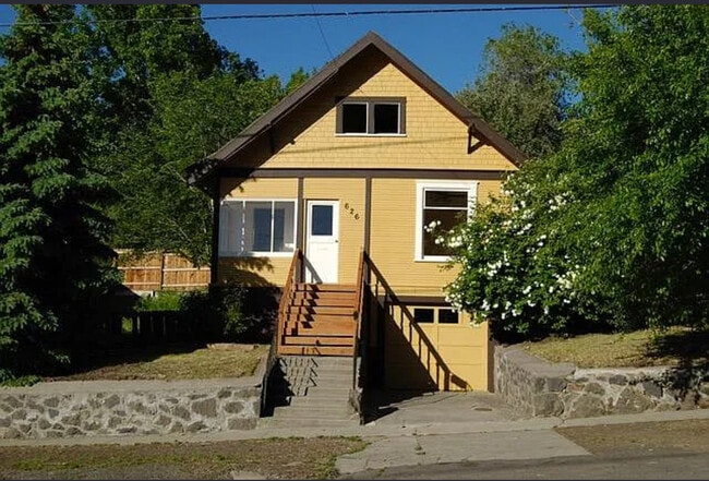 Building Photo - 626 N 9th St