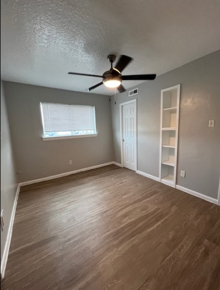 Foto del edificio - 5220 Weber Rd