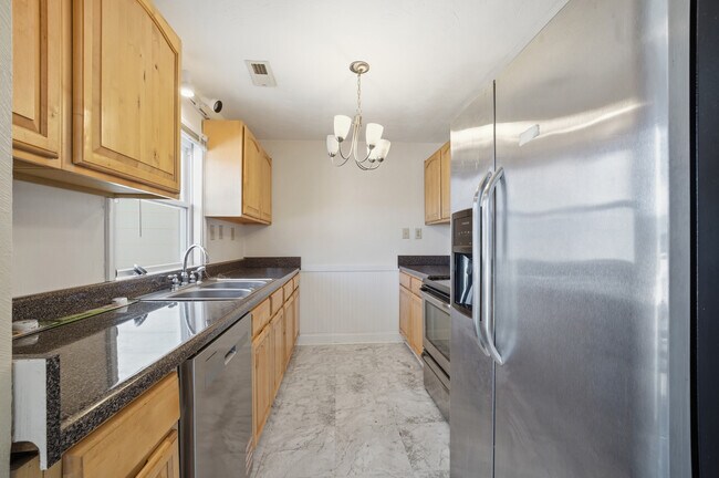 Foto del edificio - 9522 6th Bay St