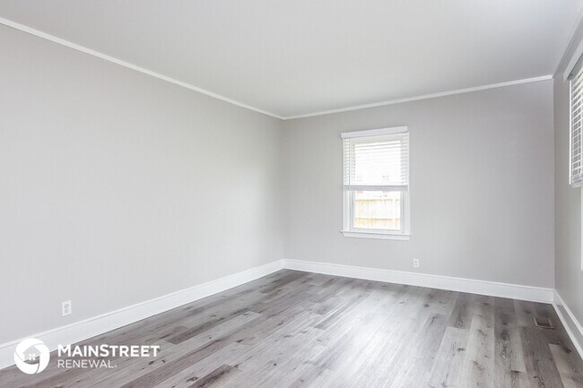 Building Photo - 515 Forrest St