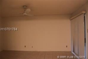 Foto del edificio - 3 br, 3 bath  - 6187 Laurel Ln Apt B