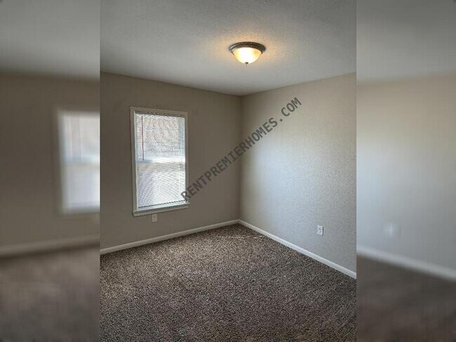 Building Photo - 233 Roesler Rd