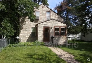 Building Photo - 4818 Fremont Ave N