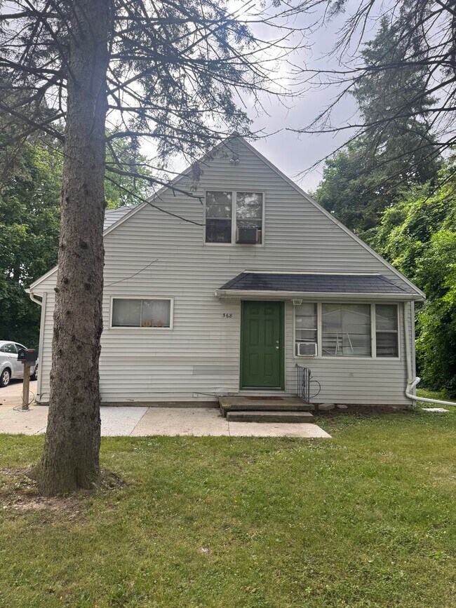 Building Photo - 568 Spartan Ave