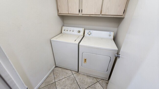 Foto del edificio - 6208 Yerba Ln