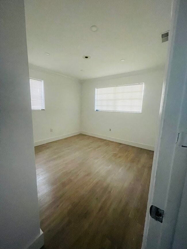 Building Photo - 20500 SW 92nd Pl