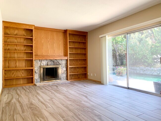 Foto del edificio - 1633 Aster Ln