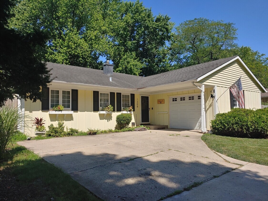 Primary Photo - 1308 Dunstan Rd