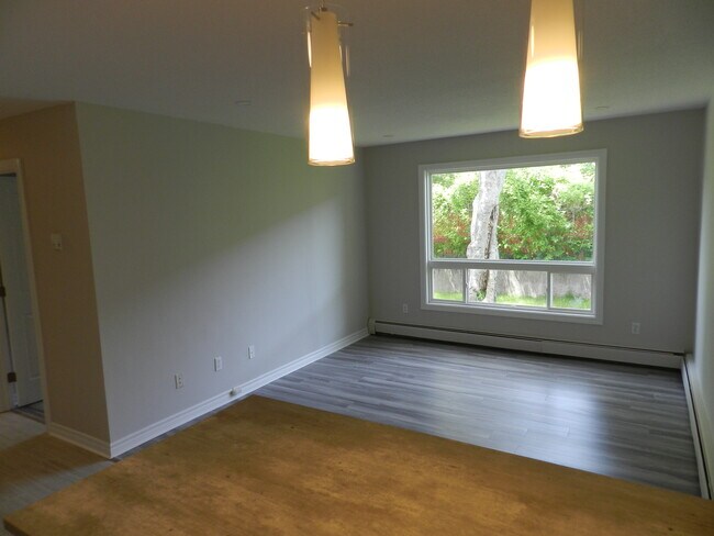 Photo du bâtiment - 7 Rufus Ave