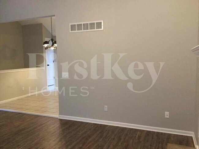 Foto del edificio - 1707 Brent Ln
