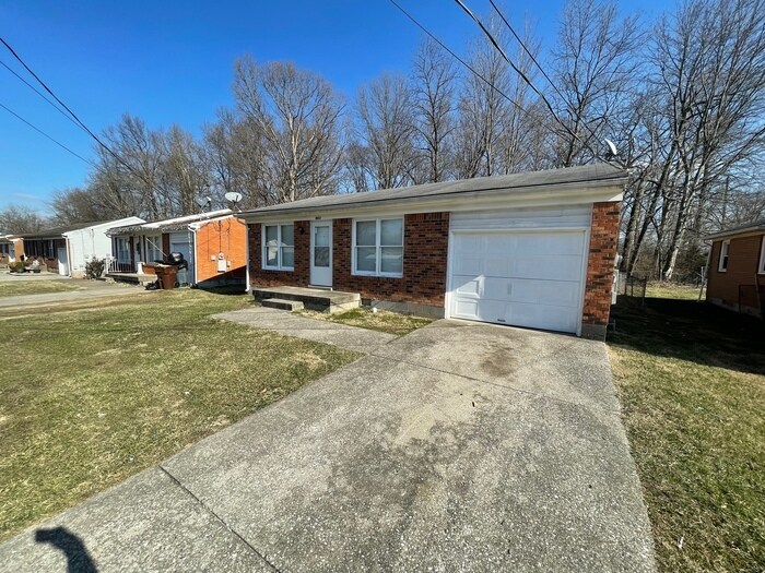 Primary Photo - 3BD/1BA Single Family Home