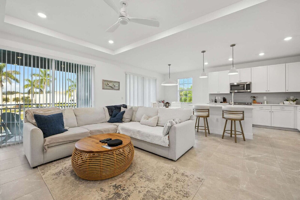 Foto principal - 3 BEDROM 3 BATH TOWNHOUSE IN VILLA MAR BON...