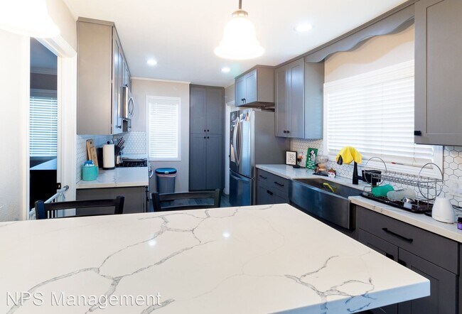 Foto del edificio - 2 br, 1 bath Apartment - 907 N Evergreen A...