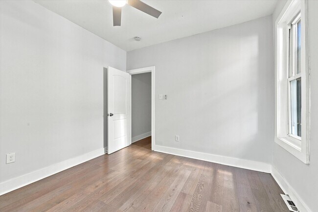 Foto del edificio - 5515 Catharine St