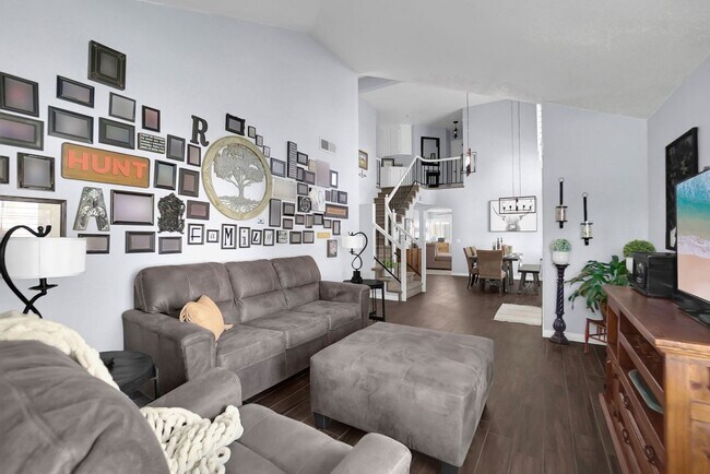 Foto del edificio - 885 Oakland Hills Dr