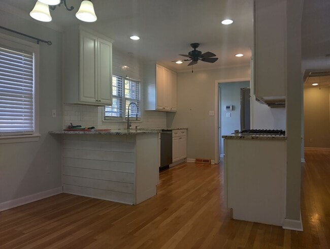 Photo - Beautiful 3bd/1.5ba with workshop and large backyard! House