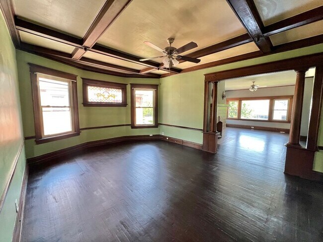 Building Photo - Awesome spacious Norwood Aparment in 2 Fam...