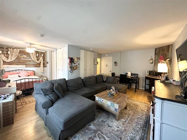 Foto del edificio - 420 Shore Rd