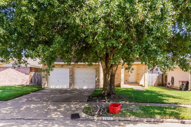 Building Photo - 7615 Alegria Dr