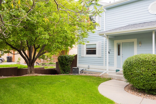 Front Yard - 6270 Everett Ct Apartment