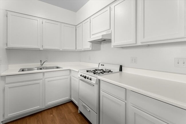 Floorplan - 4458 Woodman Ave