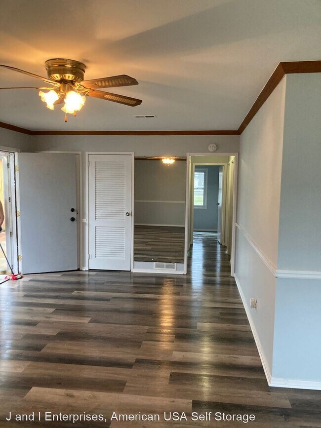 Building Photo - 3 br, 1 bath House - 780 Meadow Drive