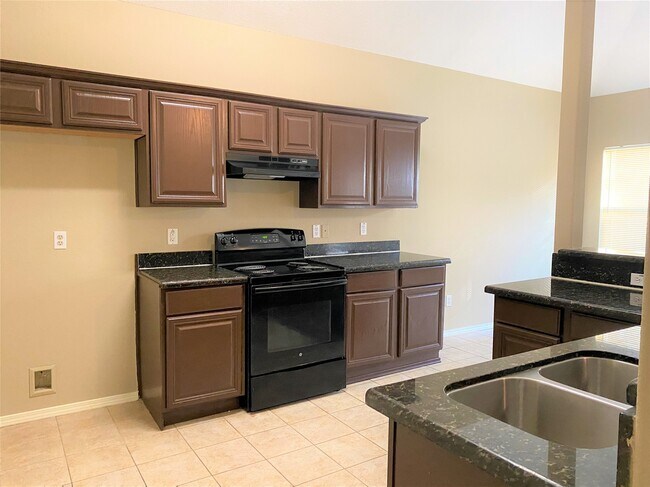 Foto del edificio - 9104 N Green River Dr