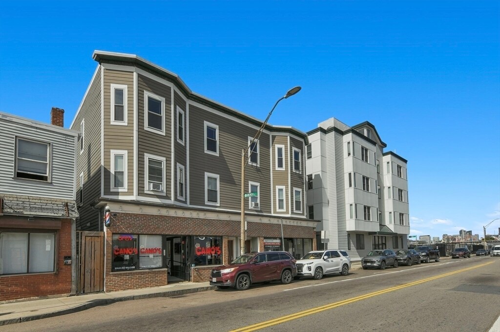 Foto principal - 553 Dorchester Ave