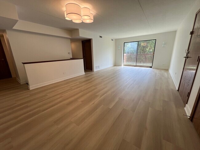Foto del edificio - 2416 W Foster Ave