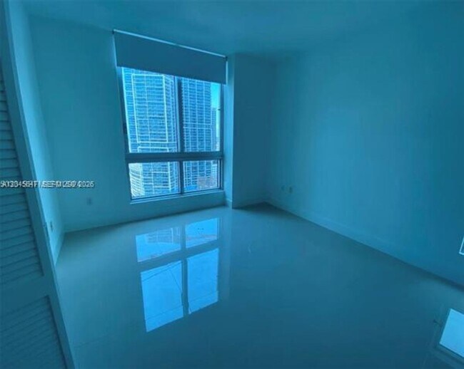 Foto del edificio - 300 S Biscayne Blvd
