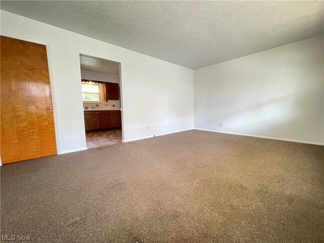 Building Photo - 939 Nevin St