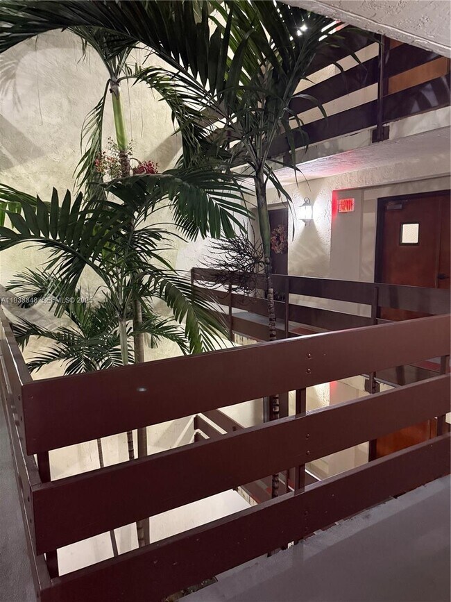 Building Photo - 9010 SW 125th Ave