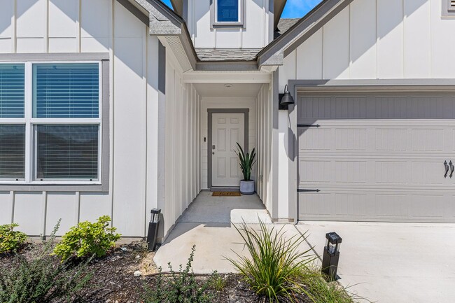 Building Photo - 4011 Baerlon Cv