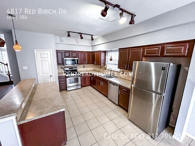 Foto del edificio - 4817 Red Birch Dr