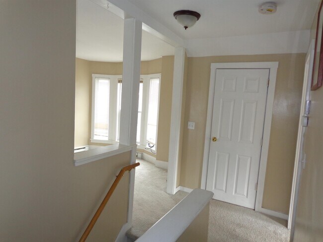 Building Photo - 376 Manchester St