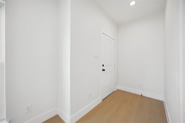 Foto del edificio - 4605 Newberry St