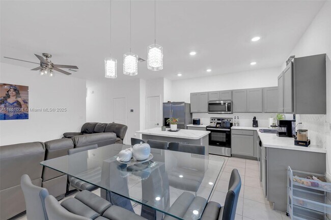Foto del edificio - 730 SW 12th St