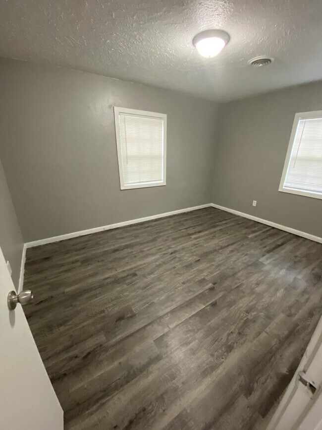 Photo - 1912 Overbrook Dr House