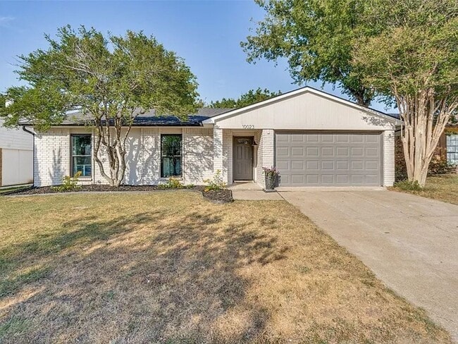 Photo - 10023 Deer Hollow Dr House