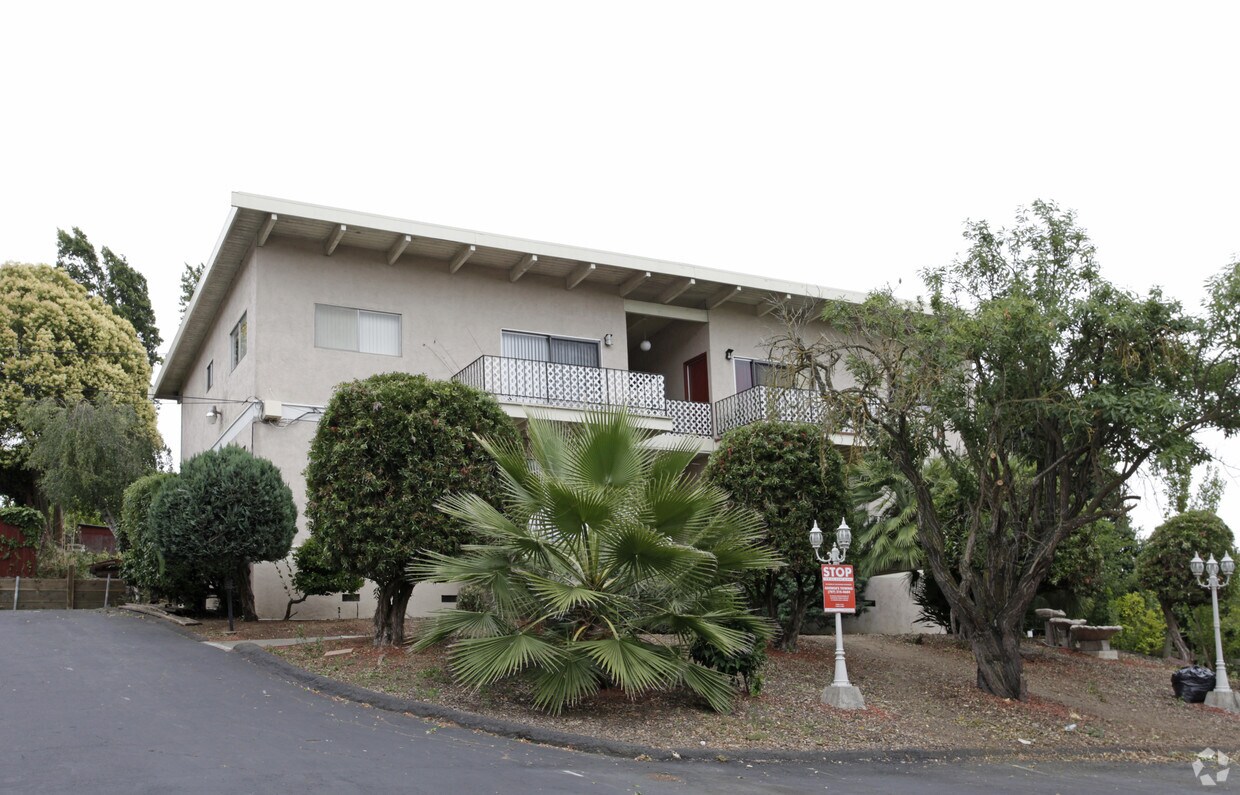Building Photo - Hilridge Apartments