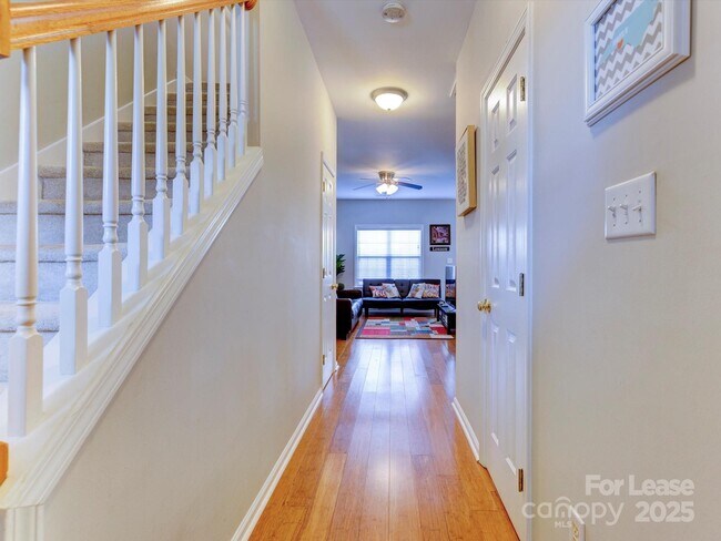 Foto del edificio - 2107 Lennoxshire Square Ct