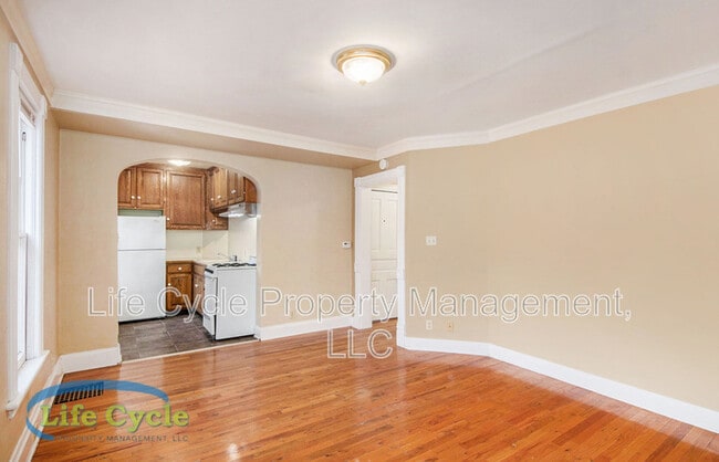 Building Photo - 310 Union Ave SE