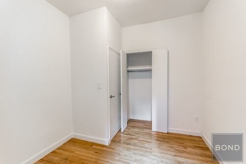 Building Photo - 322 E 91st St