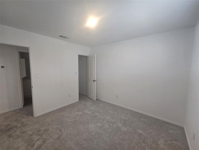 Building Photo - 420 Drizzle Dr