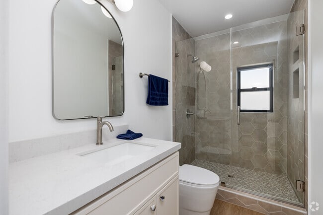 1BD, 1BA - 720SF - Bathroom - The Coastal Apartments