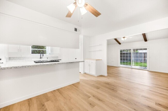 Foto del edificio - $2,250 Gettysburg & Peach, 3 Bedroom 2 Bat...