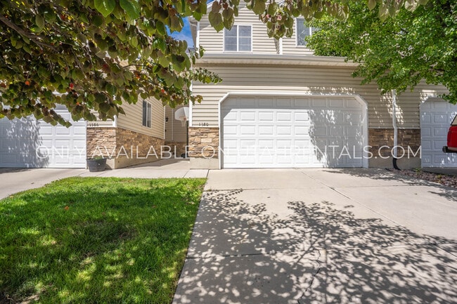 Building Photo - 1380 W Parkside Dr