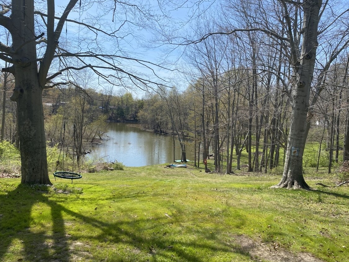 41 Hartzell Rd, North Benton, OH 44449 House for Rent in North Benton