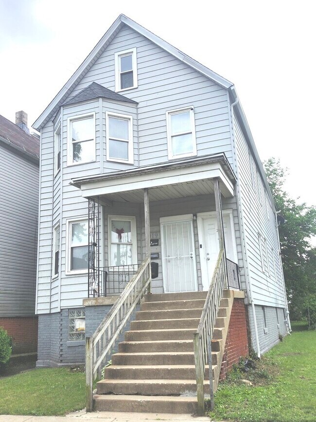 Building Photo - 3019 E 80th St