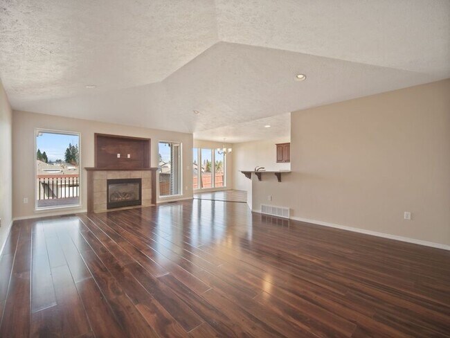 Building Photo - 6106 S Brookhaven St